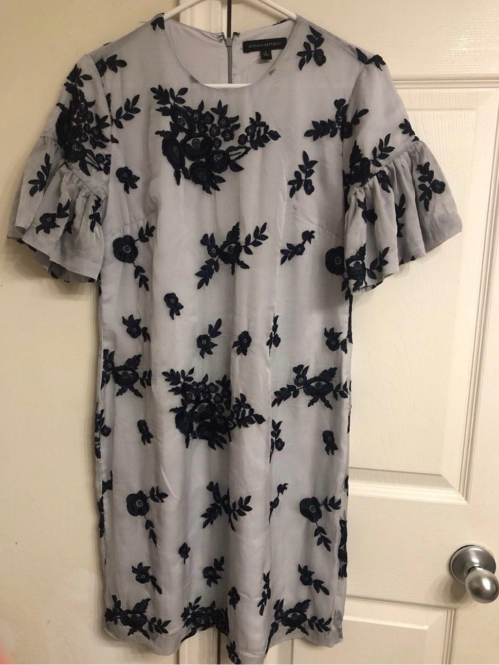 Banana Republic Light Gray Shift Dress With Navy Floral Appliqu
